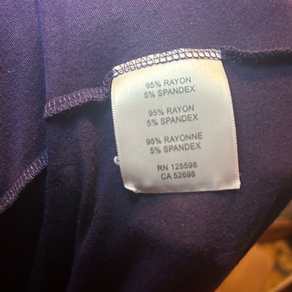 Ellen Tracey sleeveless top with beautiful pocket embellishments,
Size small - Picture 5 of 5